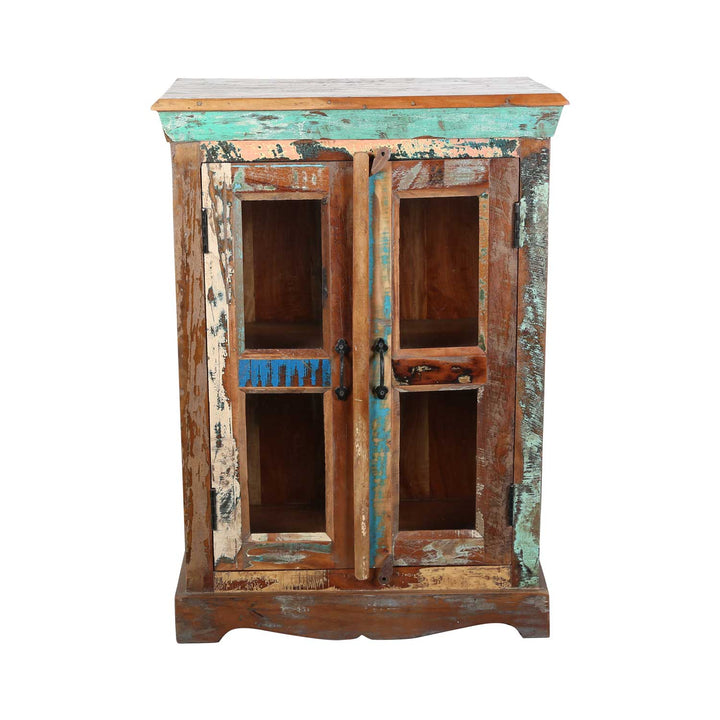 Kierrätetty puinen lipasto Shabby Chic