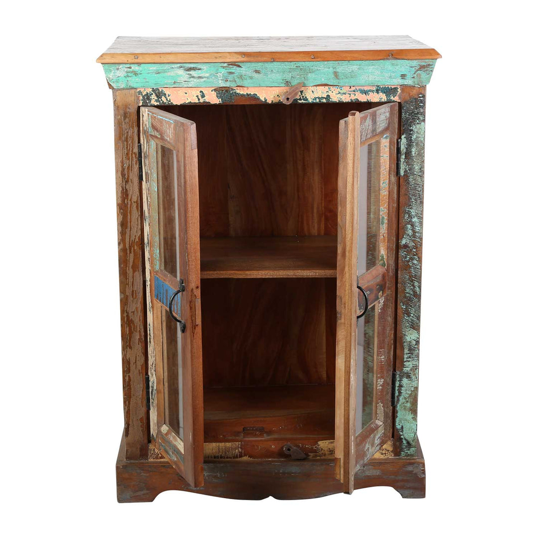 Kierrätetty puinen lipasto Shabby Chic