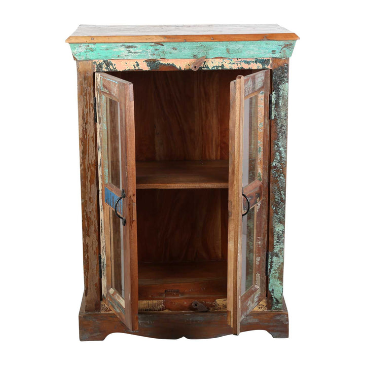 Kierrätetty puinen lipasto Shabby Chic