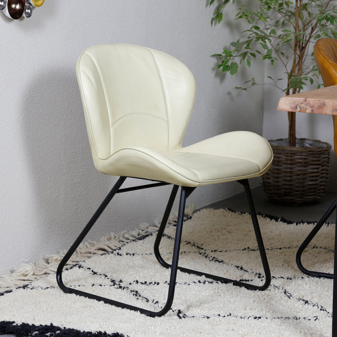Beige nahkainen tuoli