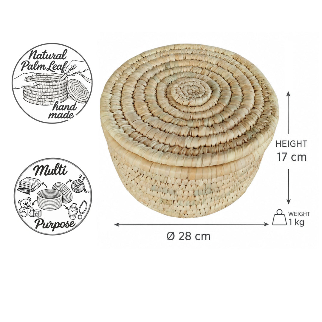 Käsin punottu säilytyskori, jossa on palmulehdestä valmistettu kansi, koko M: halkaisija 28 cm, korkeus 17 cm ja paino 1 kg.