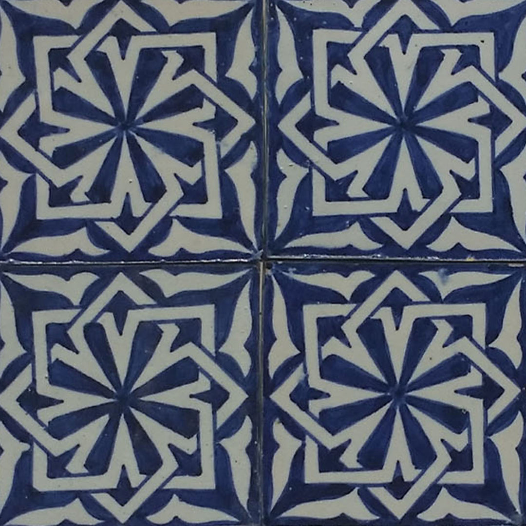 Käsinmaalattu laatta – andalusialaiseen tyyliin